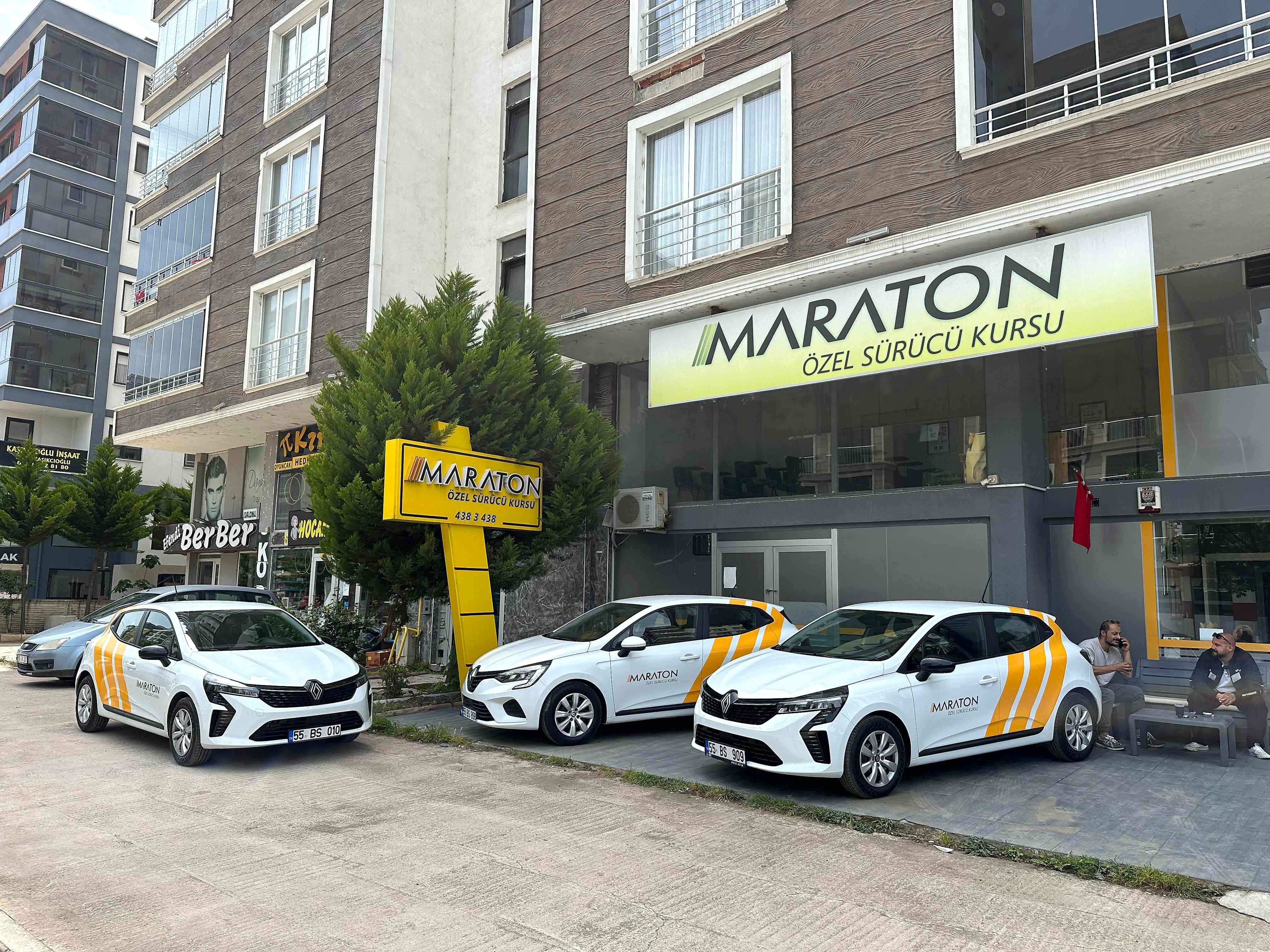 Maraton Sürücü Kursu profesyonel eğitmen direksiyonda